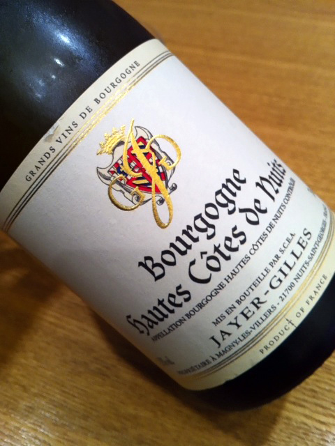 切りたての新鮮な肉は暗赤色