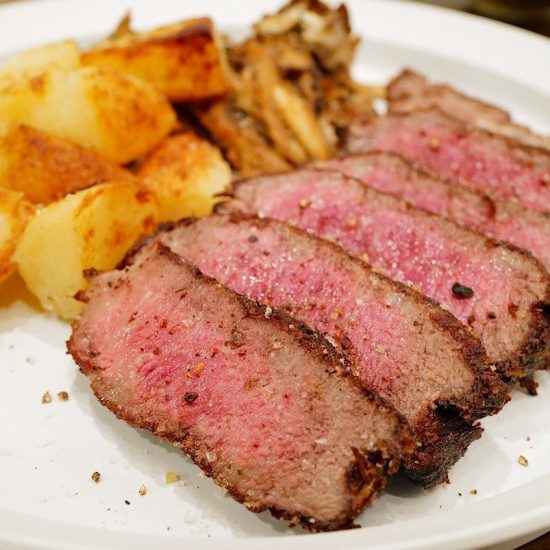 肉を焼くのは経験かセンスか